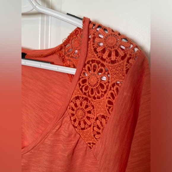 GAP orange lace sleeve tee - Picture 2 of 4